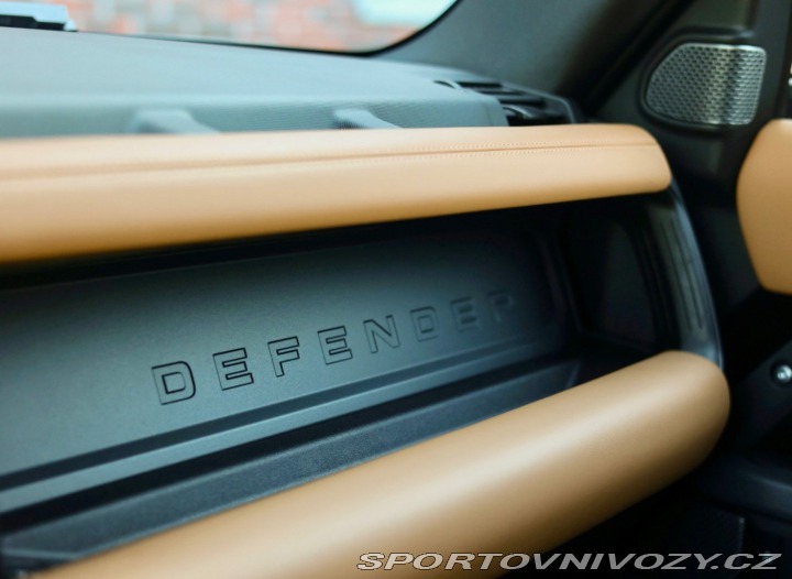 Ostatní značky Ostatní modely Land Rover Defender  110 P400 ehybrid X 2023