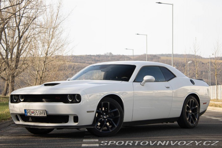 Dodge Challenger 5,7 HEMI RT / AJ NA SPLÁ 2019
