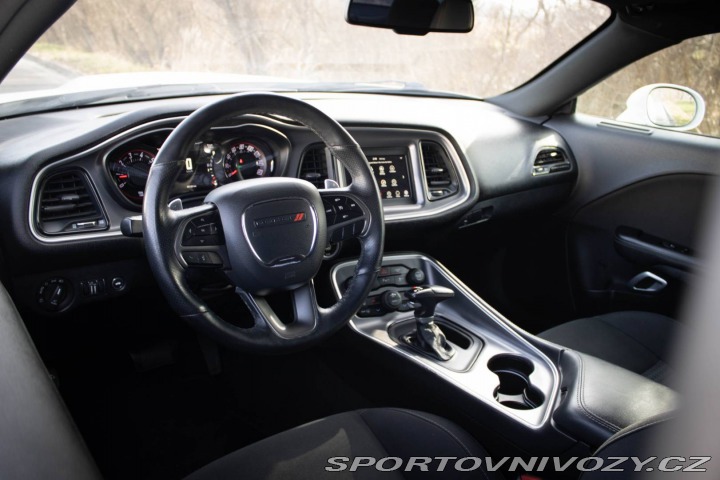 Dodge Challenger 5,7 HEMI RT / AJ NA SPLÁ 2019