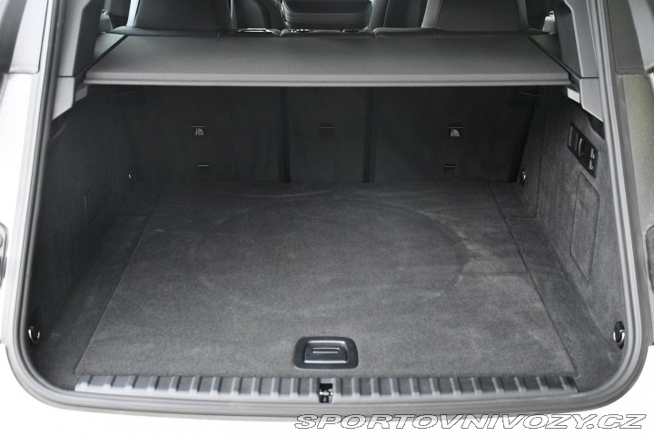 BMW iX xDrive40 K360° REZERVACE 2023