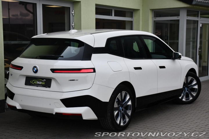 BMW iX xDrive40 K360° REZERVACE 2023