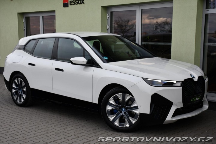 BMW iX xDrive40 K360° REZERVACE 2023