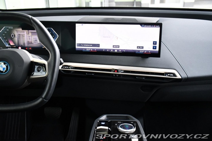 BMW iX xDrive40 K360° REZERVACE 2023