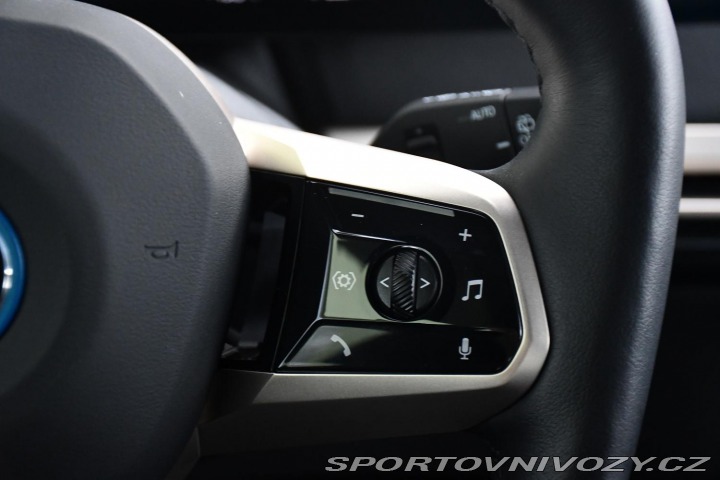 BMW iX xDrive40 K360° REZERVACE 2023