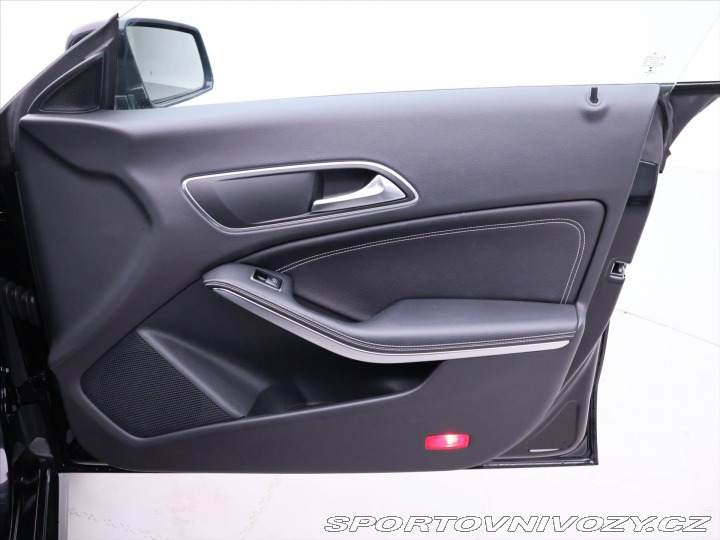 Mercedes-Benz CLA 2,0 250 155kW 4Matic Xeno 2015