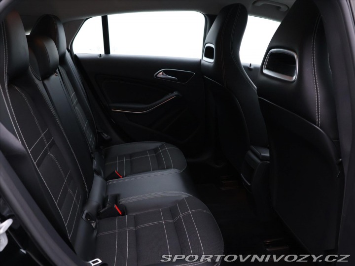 Mercedes-Benz CLA 2,0 250 155kW 4Matic Xeno 2015