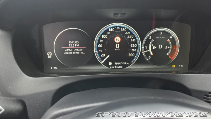 Jaguar F-Pace SUV 2017