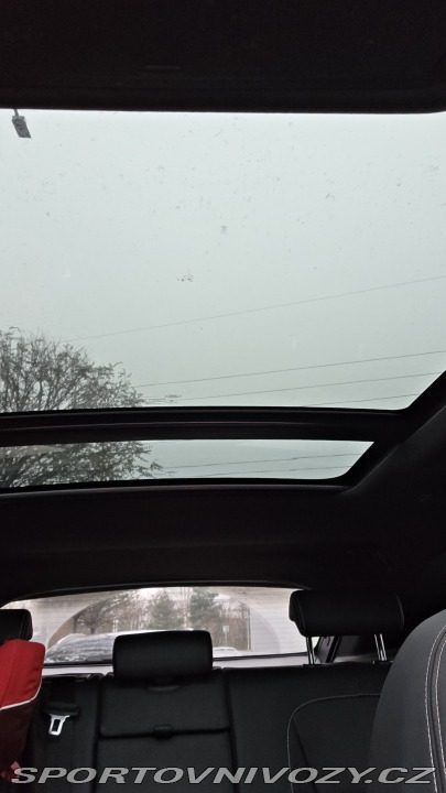 Jaguar F-Pace SUV 2017