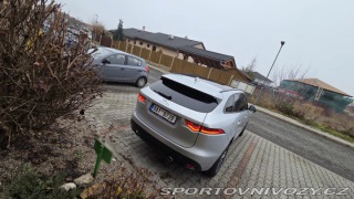 Jaguar F-Pace SUV 2017