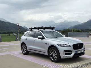 Jaguar F-Pace SUV 2017