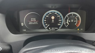 Jaguar F-Pace SUV 2017