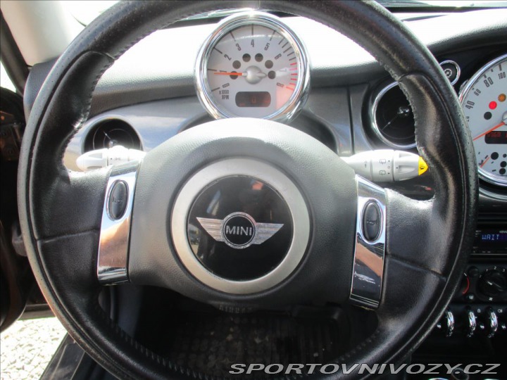 Mini One 1,6 i 66kw shrnovací stře 2006
