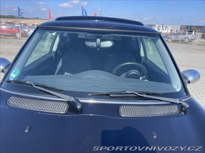 Mini One 1,6 i 66kw shrnovací stře 2006