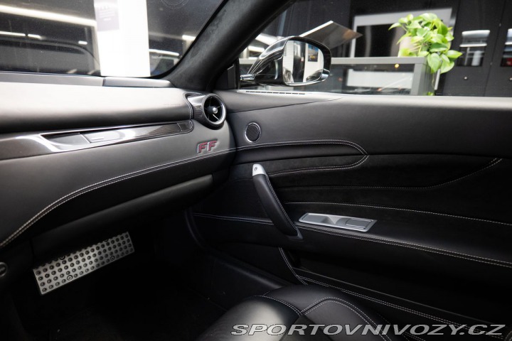 Ferrari FF V12 / záruka 2012