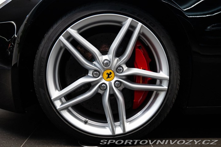 Ferrari FF V12 / záruka 2012