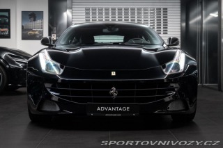 Ferrari FF V12 2012
