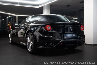 Ferrari FF V12 2012