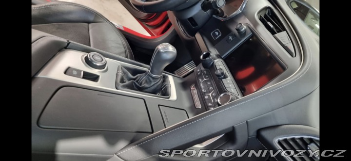 Chevrolet Corvette man., EU verze, nebouraná 1800