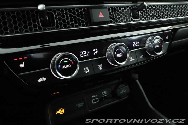 Honda Civic Elegance 2.0 e:HEV 2024