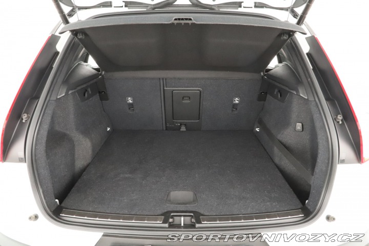 Volvo Ostatní modely XC40 R-Design T5 Recharge 2020