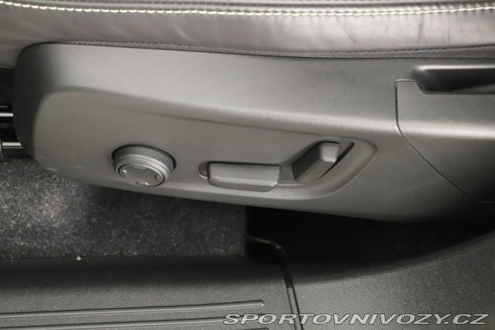 Volvo Ostatní modely XC40 R-Design T5 Recharge 2020