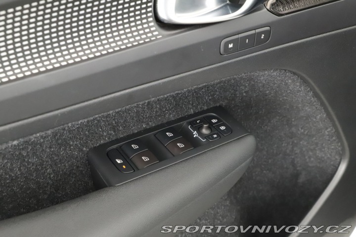 Volvo Ostatní modely XC40 R-Design T5 Recharge 2020