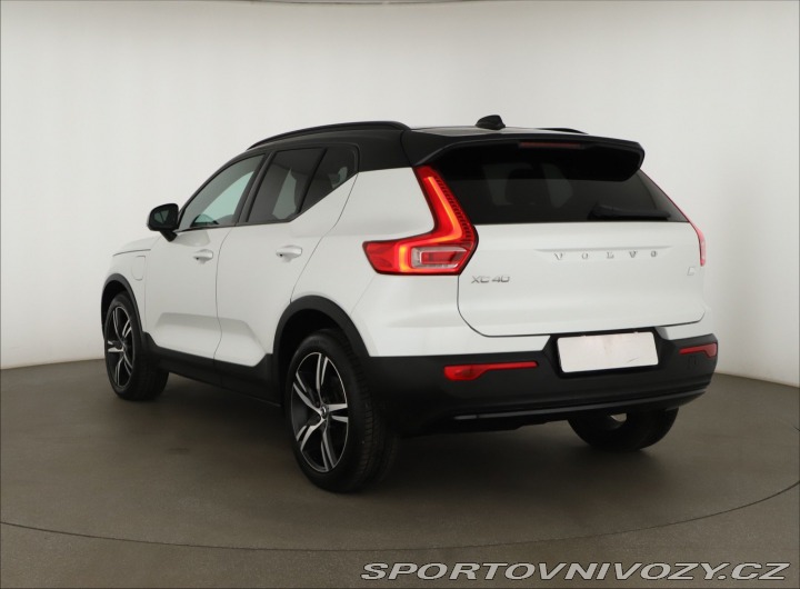 Volvo Ostatní modely XC40 R-Design T5 Recharge 2020