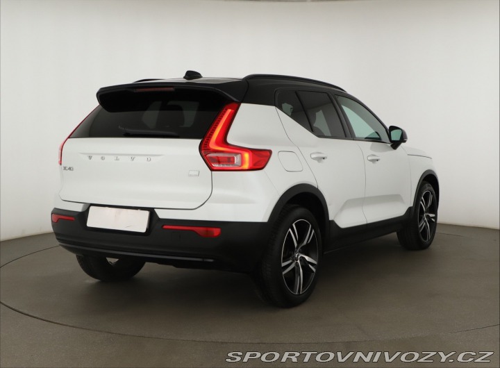 Volvo Ostatní modely XC40 R-Design T5 Recharge 2020