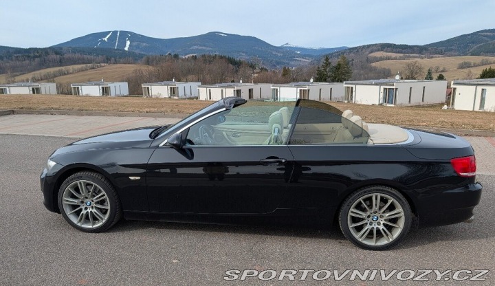 BMW 3 3,0   325i (E93) – 6válců 2007