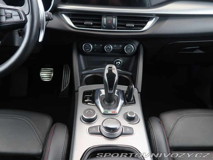 Alfa Romeo Stelvio 2.0TURBO,CZ,1Maj,ITALIANO 2025