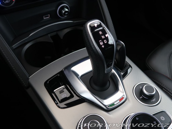 Alfa Romeo Stelvio 2.0TURBO,CZ,1Maj,ITALIANO 2025