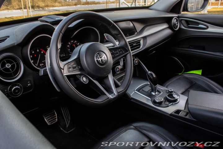 Alfa Romeo Stelvio 2.0i 206kw Q4 AT/8 2018 2018