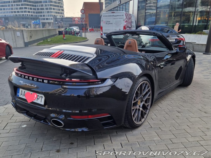 Porsche 911 carrera 4s cabrio 2024