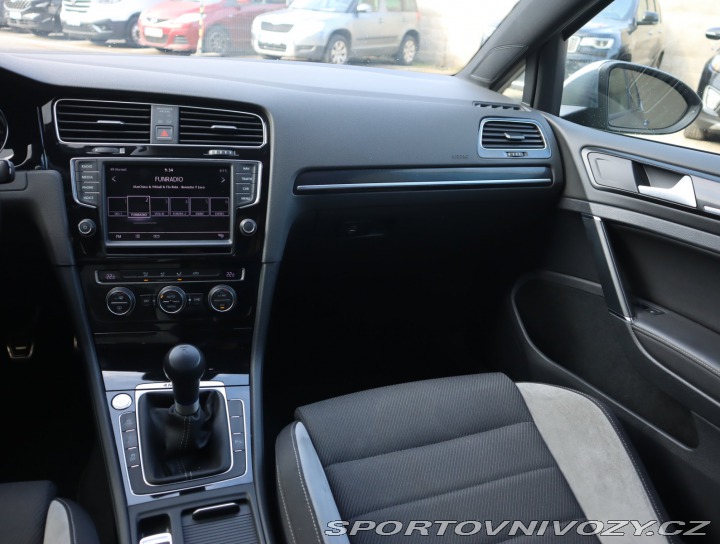 Volkswagen Golf 2.0 TSI R 2014