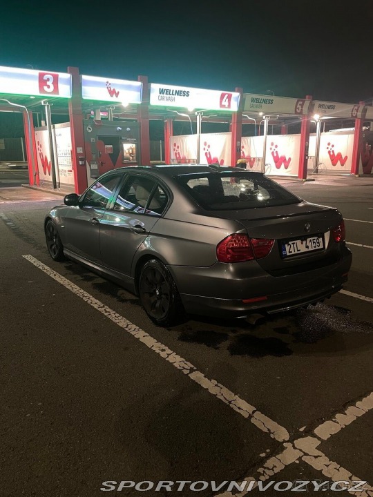 BMW 3 2,0 E90 318d r.v. 2009 2009