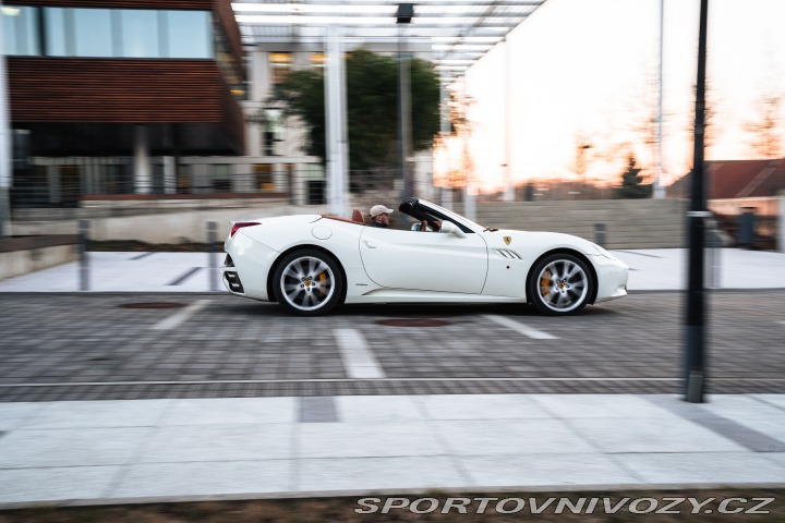Ferrari California  2010