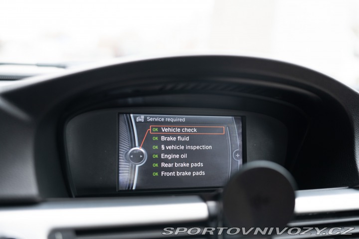 BMW 3 e93 325i (úprava na 330i) 2010