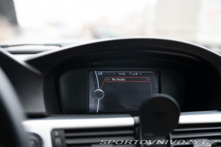 BMW 3 e93 325i (úprava na 330i) 2010