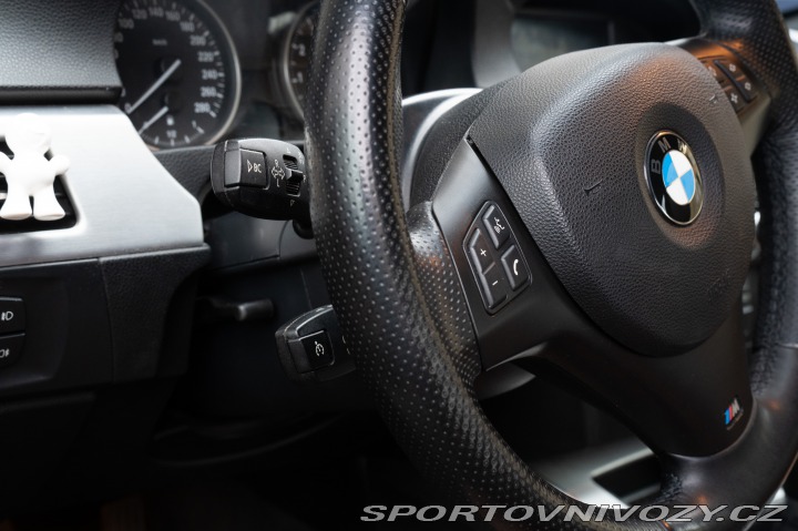 BMW 3 e93 325i (úprava na 330i) 2010