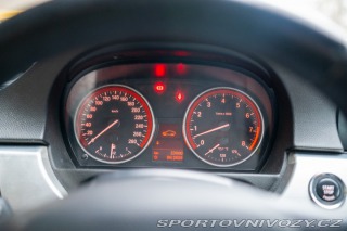 BMW 3 e93 325i (úprava na 330i) 2010