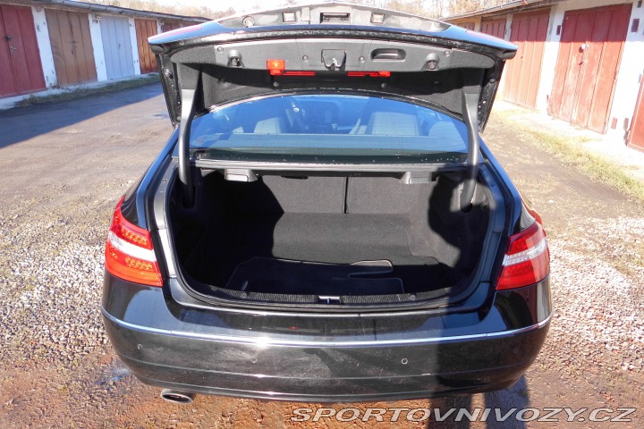 Mercedes-Benz E E 250 kupé 2010