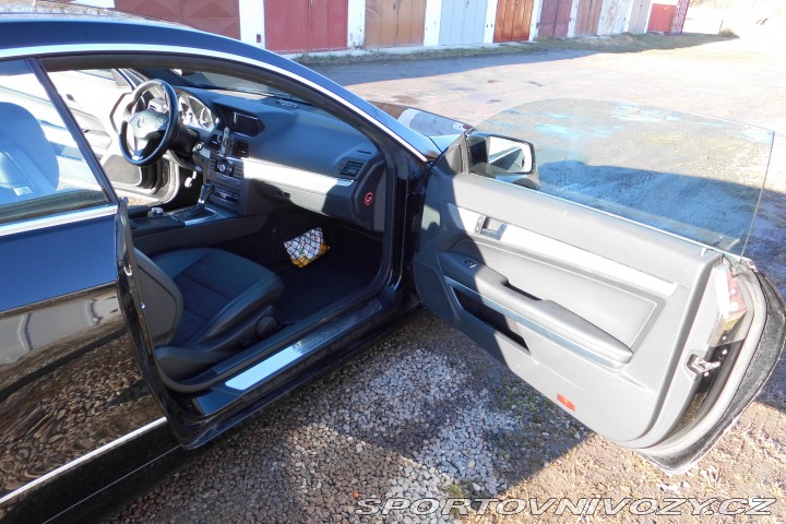 Mercedes-Benz E E 250 kupé 2010