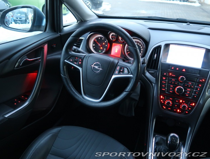 Opel Astra 2.0 CDTI 2013