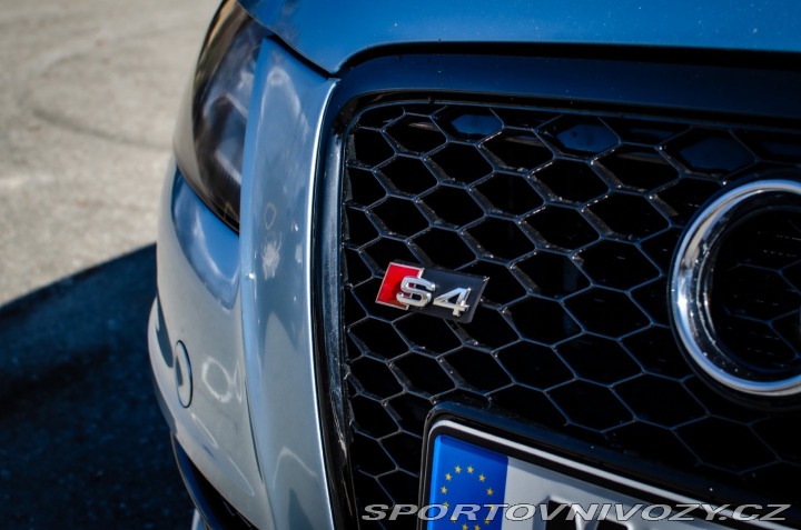 Audi A4 Avant S4 3.0 TFSI V6 qu 2011