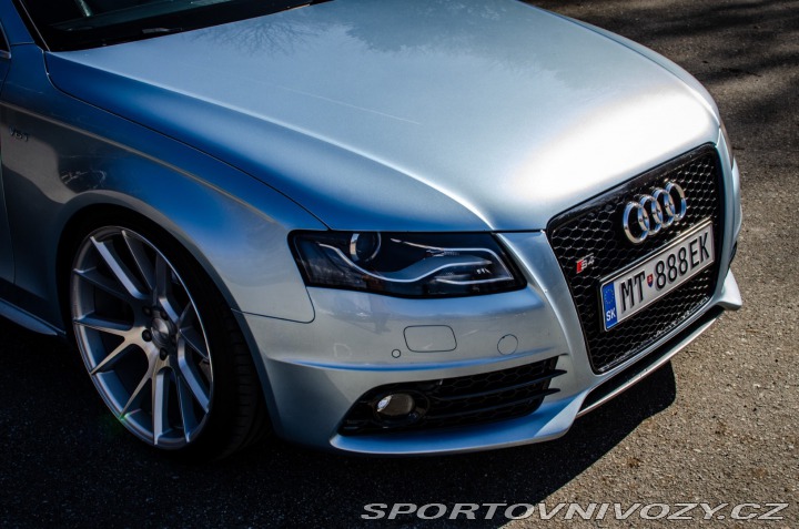 Audi A4 Avant S4 3.0 TFSI V6 qu 2011