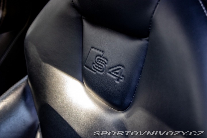 Audi A4 Avant S4 3.0 TFSI V6 qu 2011