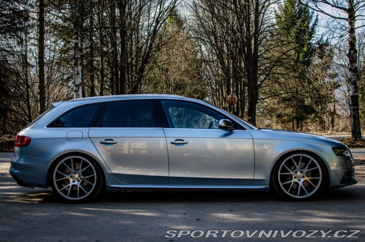Audi A4 Avant S4 3.0 TFSI V6 qu 2011