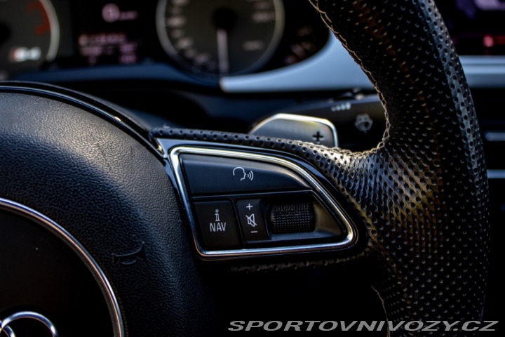 Audi A4 Avant S4 3.0 TFSI V6 qu 2011