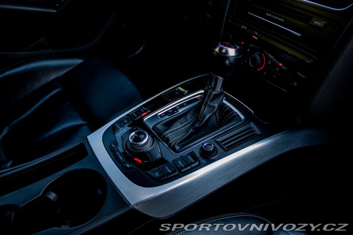 Audi A4 Avant S4 3.0 TFSI V6 qu 2011