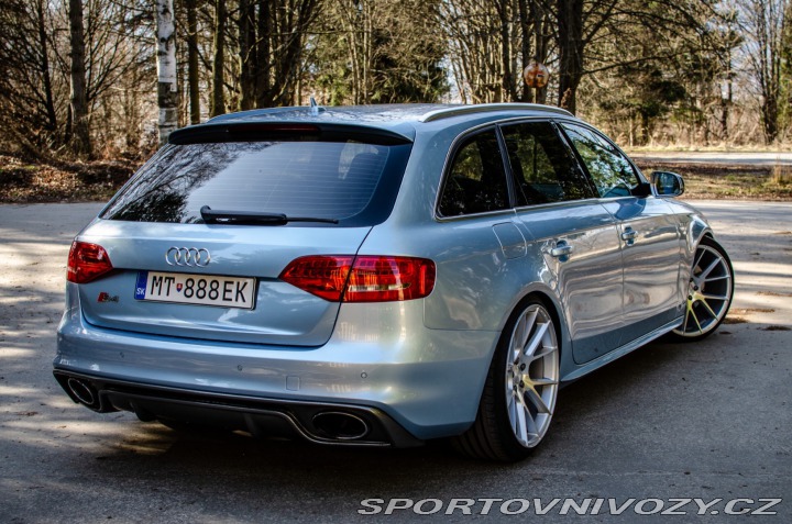 Audi A4 Avant S4 3.0 TFSI V6 qu 2011